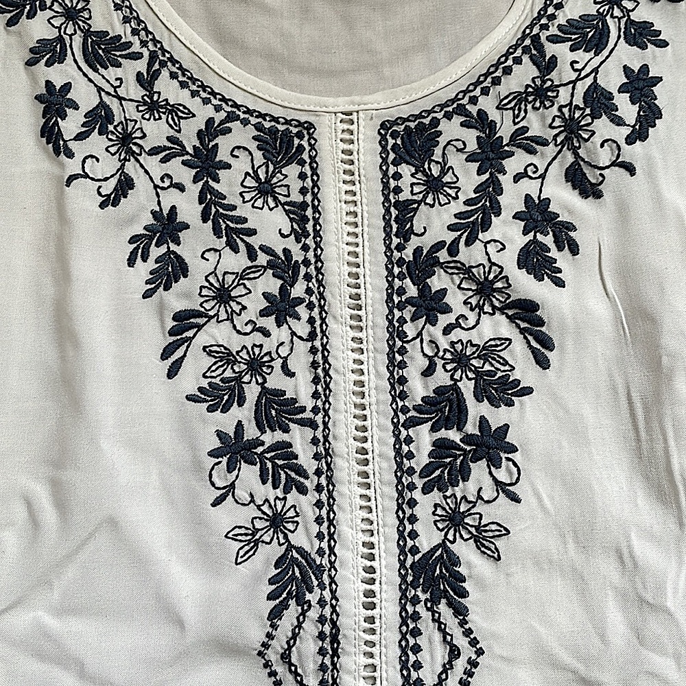 Embroidered Time & Tru Flowy Top - Picture 4 of 6